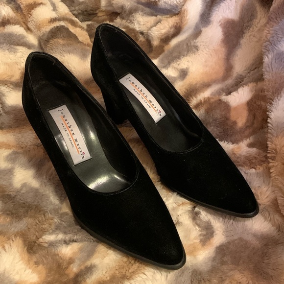 JONATHAN MARTIN Velvet Heels — 7 - Picture 3 of 14